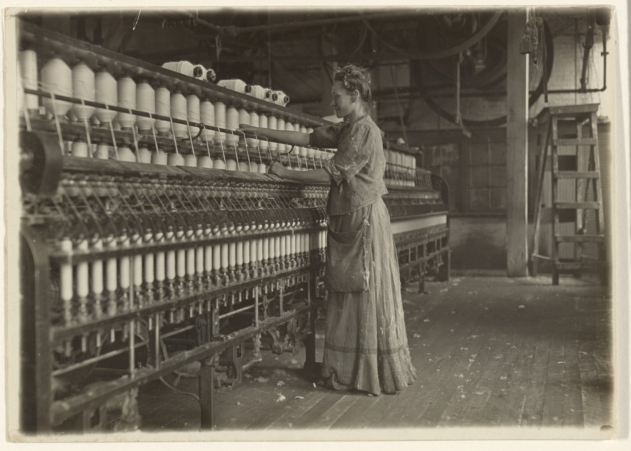 In einer altmodischen Textilfabrik (Spinner) von Lewis W. Hine