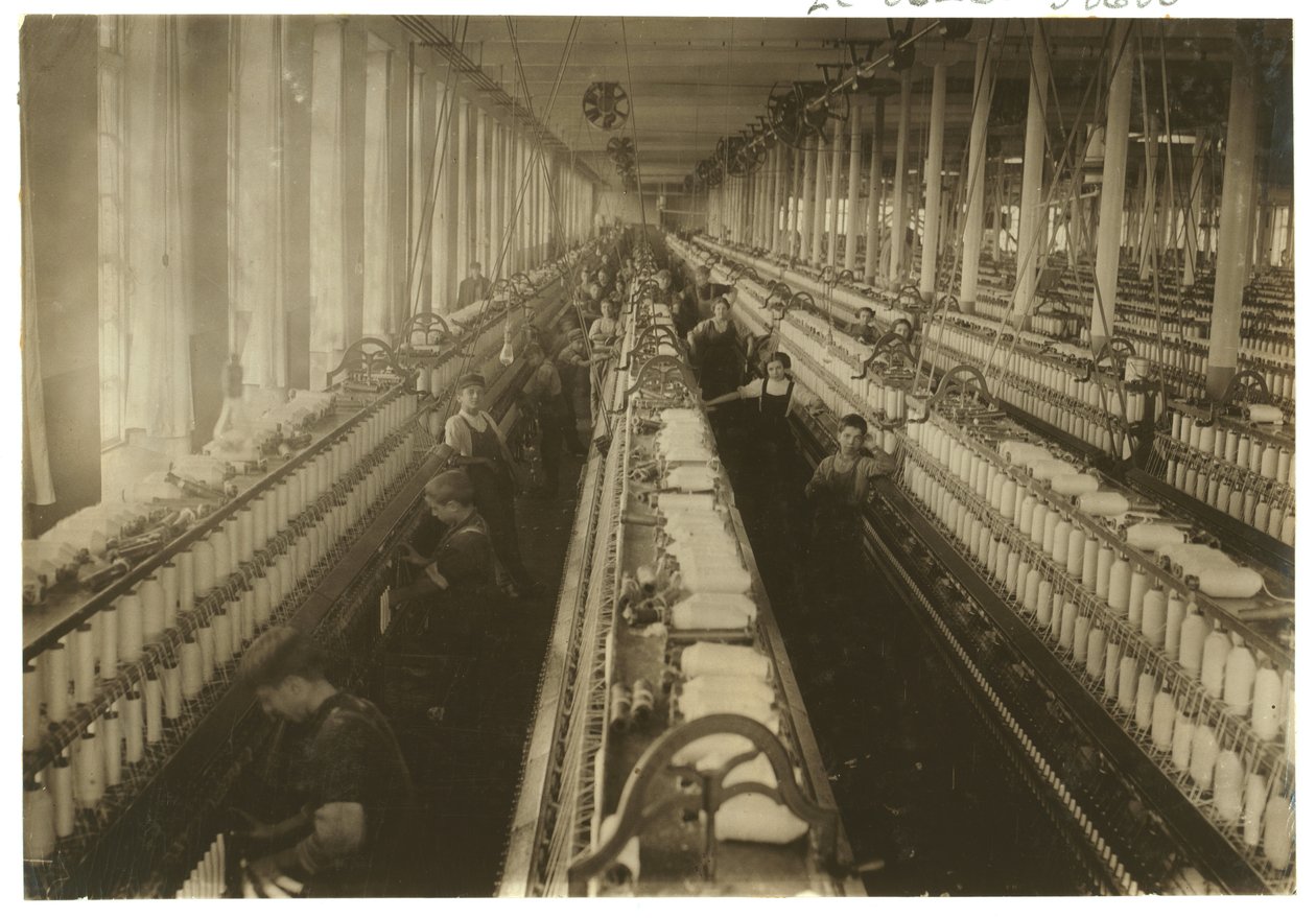 Kinder arbeiten im Spinnraum der Cornell Mill, Fall River, Massachusetts, 1912 von Lewis Wickes Hine