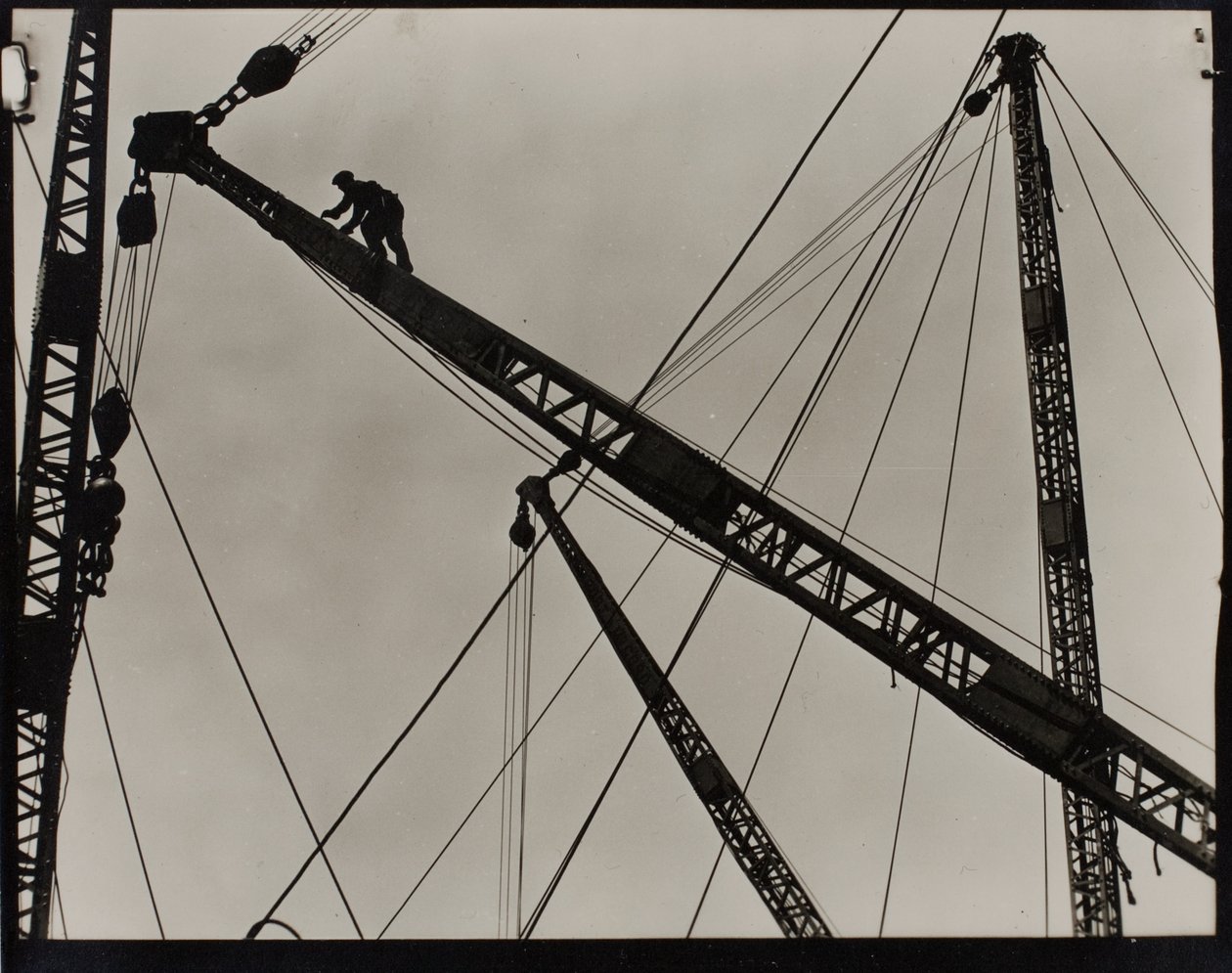 Derrick-Arbeiter auf dem Empire State Building von Lewis Wickes Hine