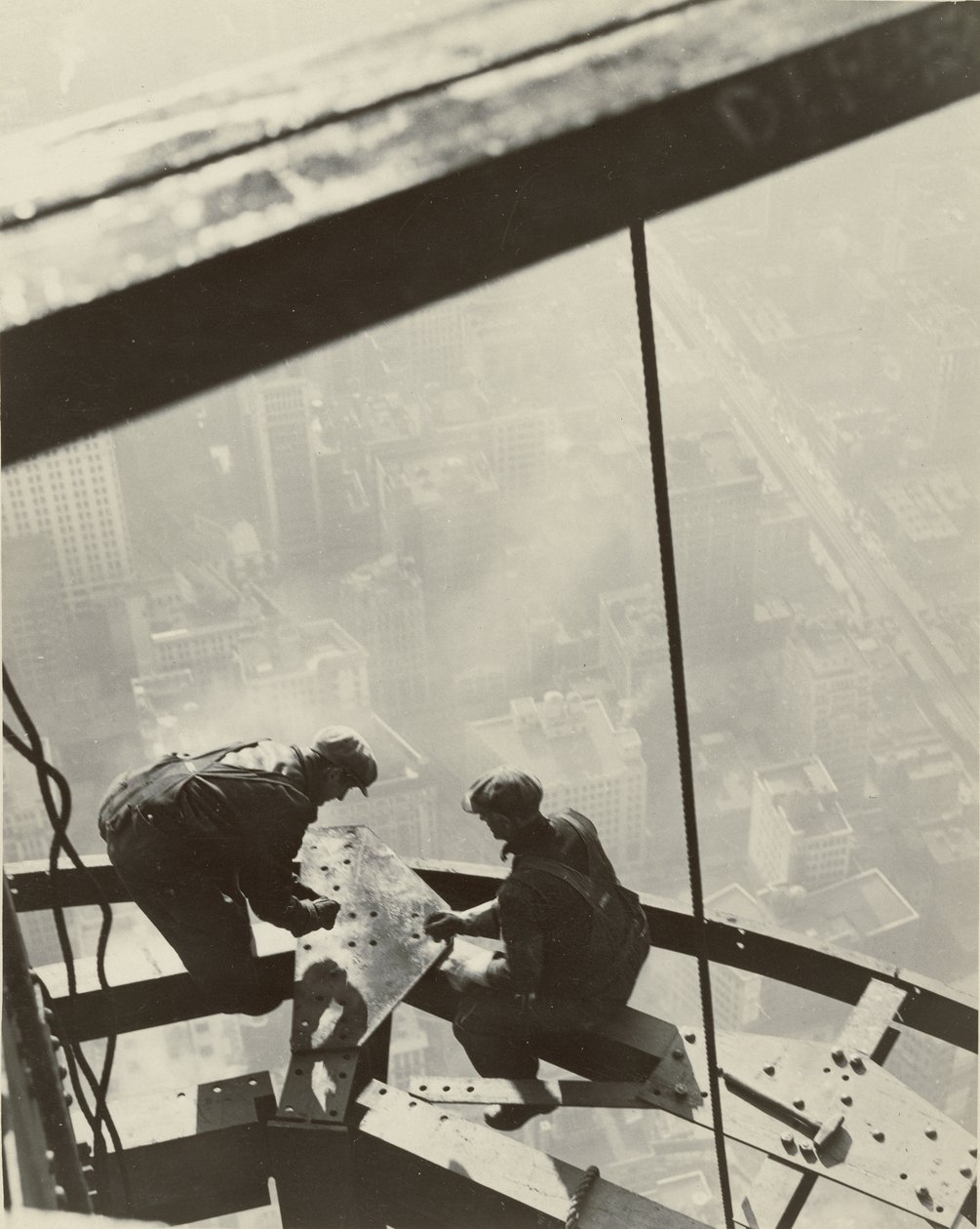 Empire State Building, New York, 1931 von Lewis Wickes Hine