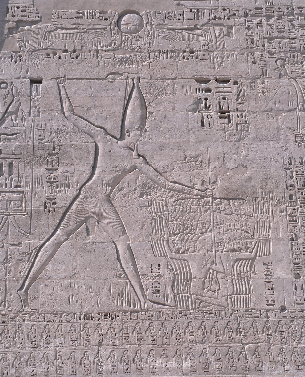Schnitzereien an der Wand eines Tempels, Medinet Habu, Luxor, Ägypten von Unbekannt Unbekannt
