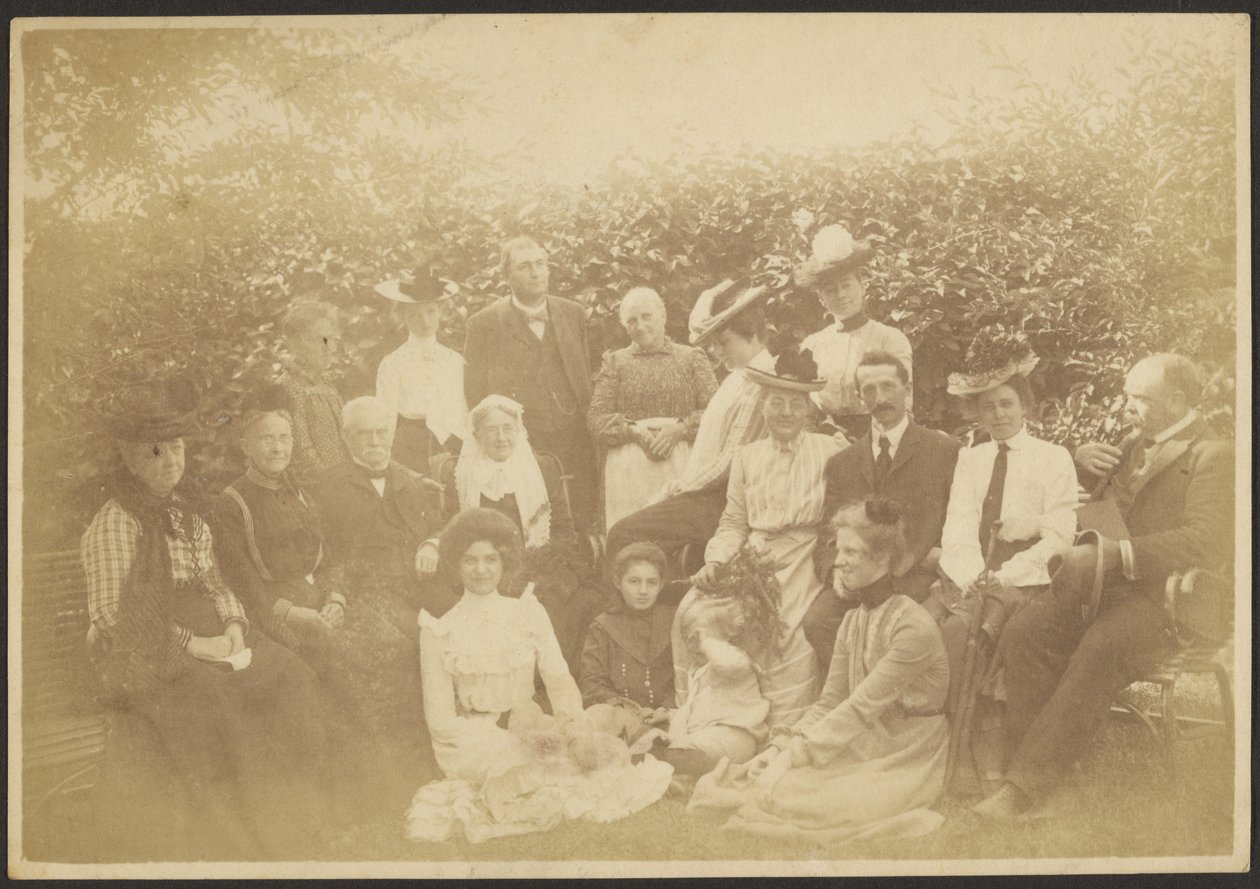 [Großes Gruppenfamilienporträt] von Louis Fleckenstein