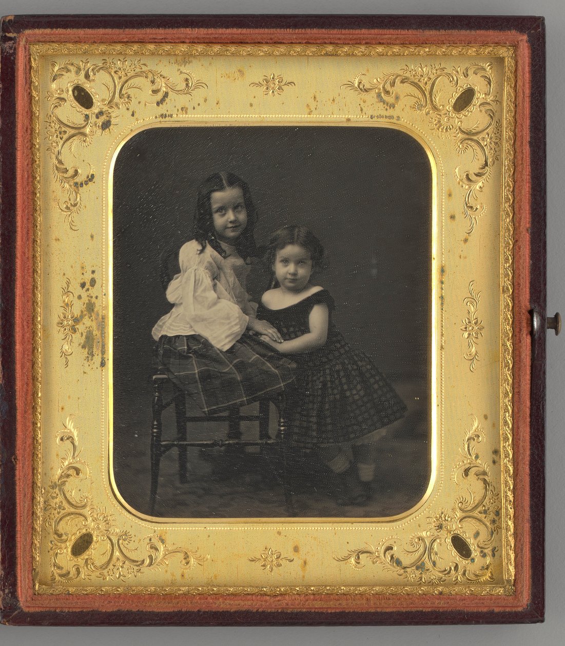 Ohne Titel (Porträt von zwei Mädchen) von Mathew B. Brady