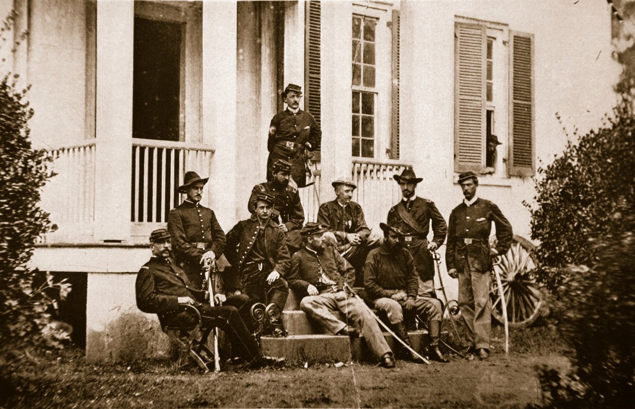 Die 164. New Yorker Freiwilligen bei General McMahons Hauptquartier, 1861-65 von Mathew B. Brady