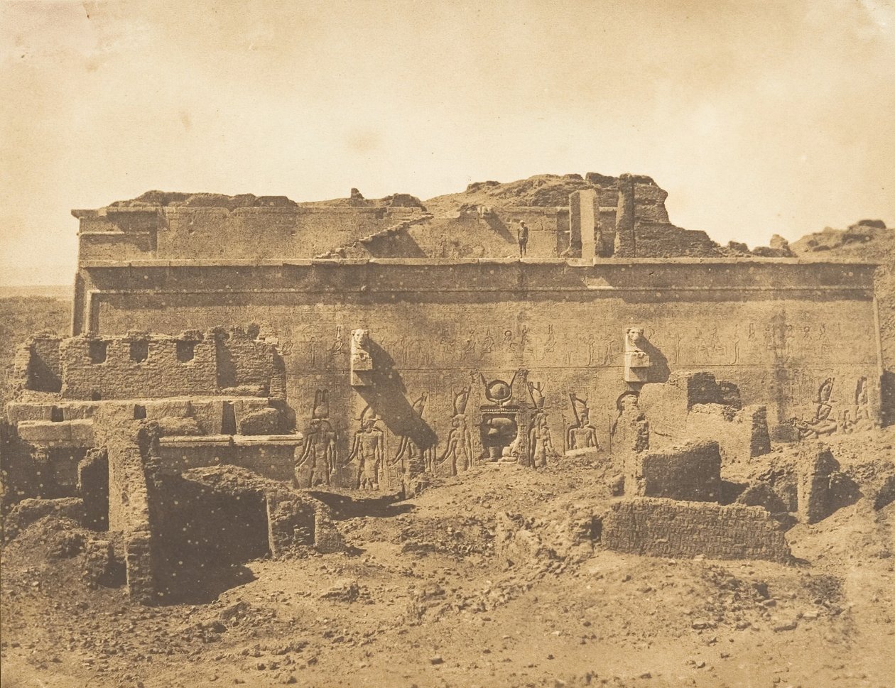 Hinterfassade des großen Tempels von Dendera Tentyris, 1849-50 von Maxime Du Camp