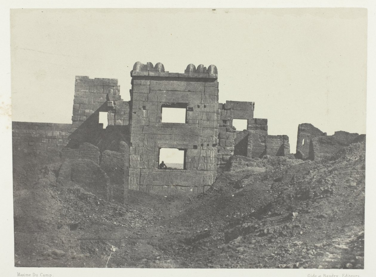 Médinet-Habou, Östliche Fassade des Gynäkeions von Ramses-Miamun; Theben von Maxime Du Camp