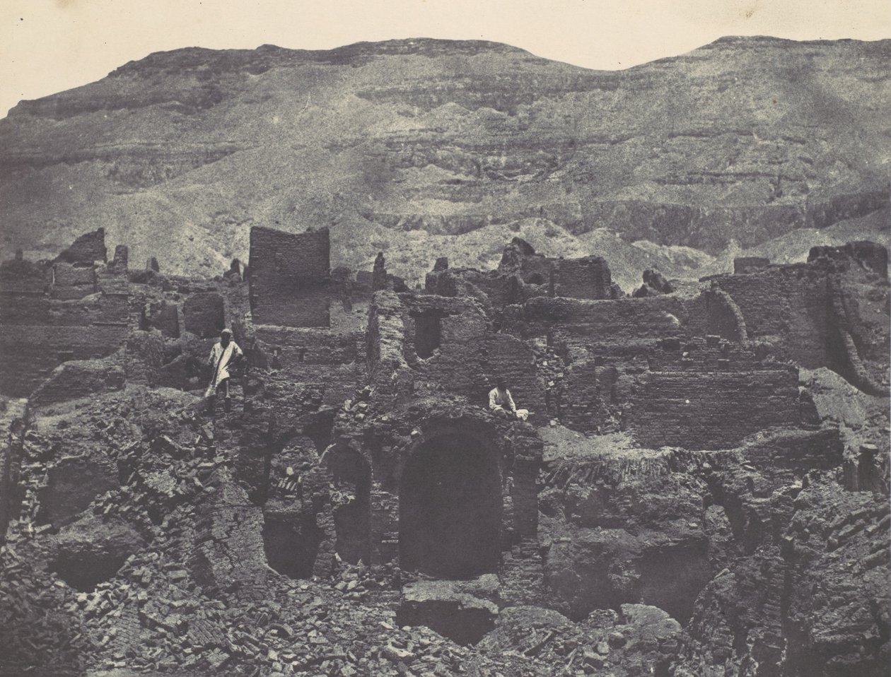 Theben. Médinet-Habou. Ruinen der Stadt Papa, 1850 von Maxime Du Camp