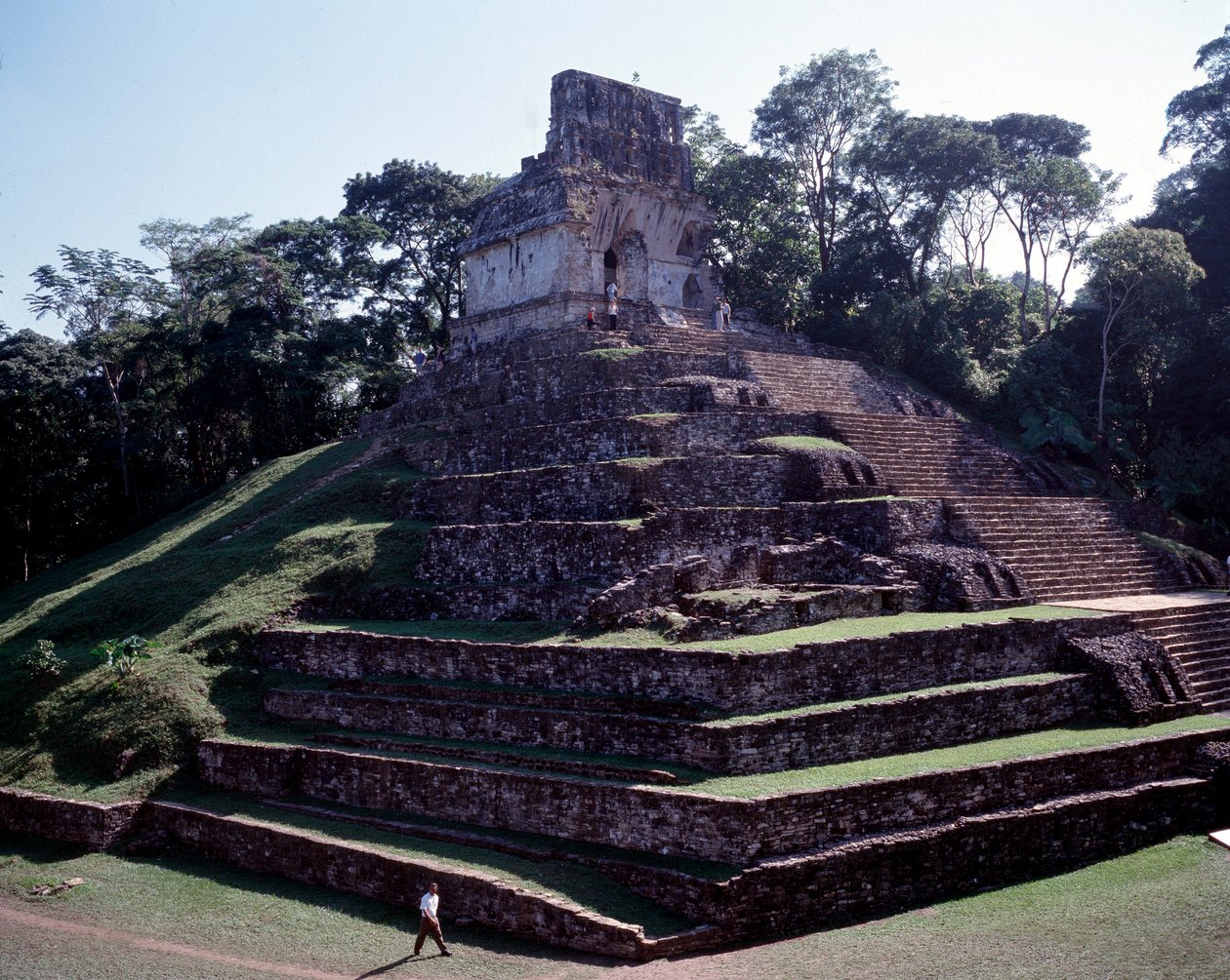 Präkolumbische Zivilisation: Blick auf die Stätte von Palenque in Chiapas, klassische Maya-Periode von Mayan Mayan