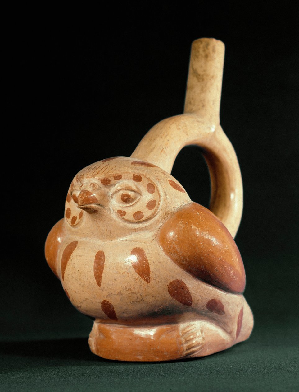 Präkolumbianische Kunst, Mochica-Kultur: Terrakotta-Vase in Form einer Eule. 100 v. Chr.-800 n. Chr. Lima, Nationalmuseum für Anthropologie und Archäologie, Peru von Moche Moche