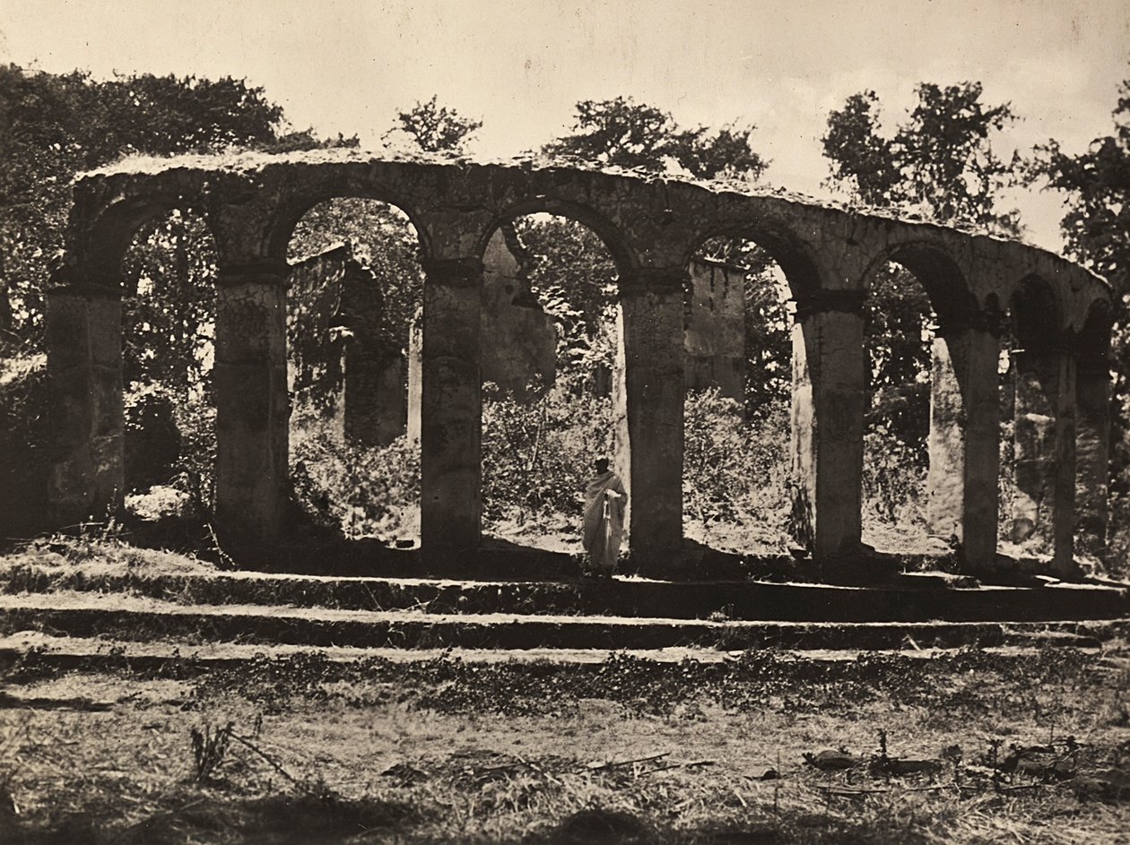 „Ein Imperium aufbauen“ im faschistischen Zeitalter: der Tempel von König Fasiladas in Gondar, Äthiopien, 09/05/1936 von Modestino Baldinetti