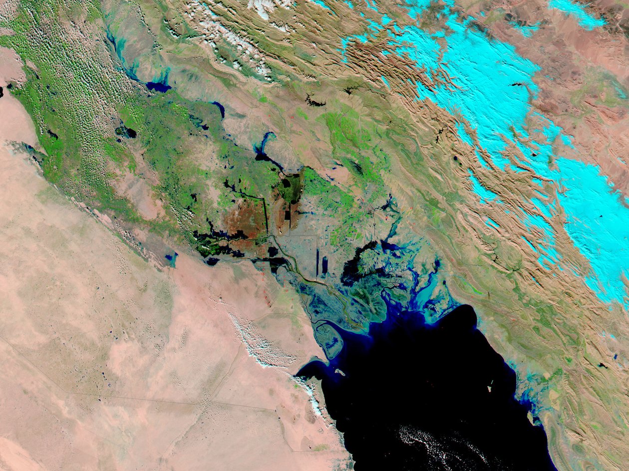 Winterregen und möglicherweise schmelzender Schnee aus den Zagros-Bergen im Iran füllen die Sümpfe und flachen Seen im Süden und Osten des Irak. Wissenschaft Geologie von National Aeronautics and Space Administration National Aeronautics and Space Administration