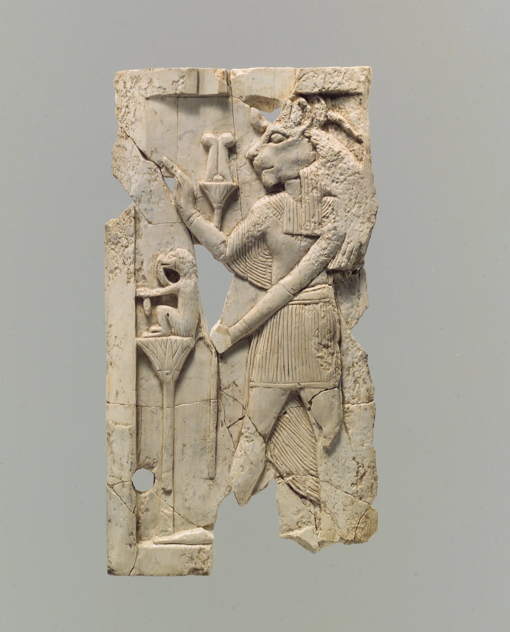 Möbelplakette mit Löwenkopf-Figur, ca. 8.-7. Jahrhundert v. Chr. von Neo Assyrian