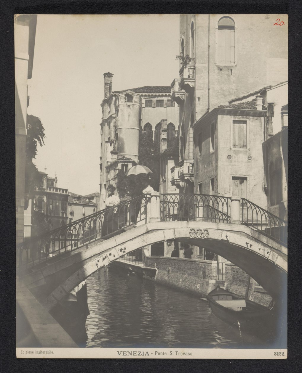 Ponte San Trovaso in Venedig von Neue Photographische Gesellschaft