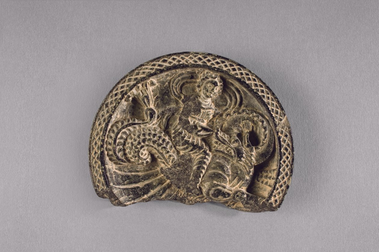 Palette mit Nereide auf einem aquatischen Drachen von Pakistani School
