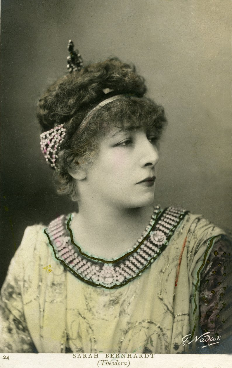 Henriette Rosine Bernard alias Sarah Bernhardt (1844-1923) als „Théodora“, Stück von Victorien Sardou, 1884 von Paul Nadar