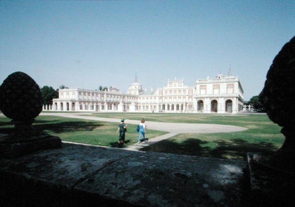 Der Königspalast und die Gärten, wiederaufgebaut ab 1715 von Pedro Caro Idrogo