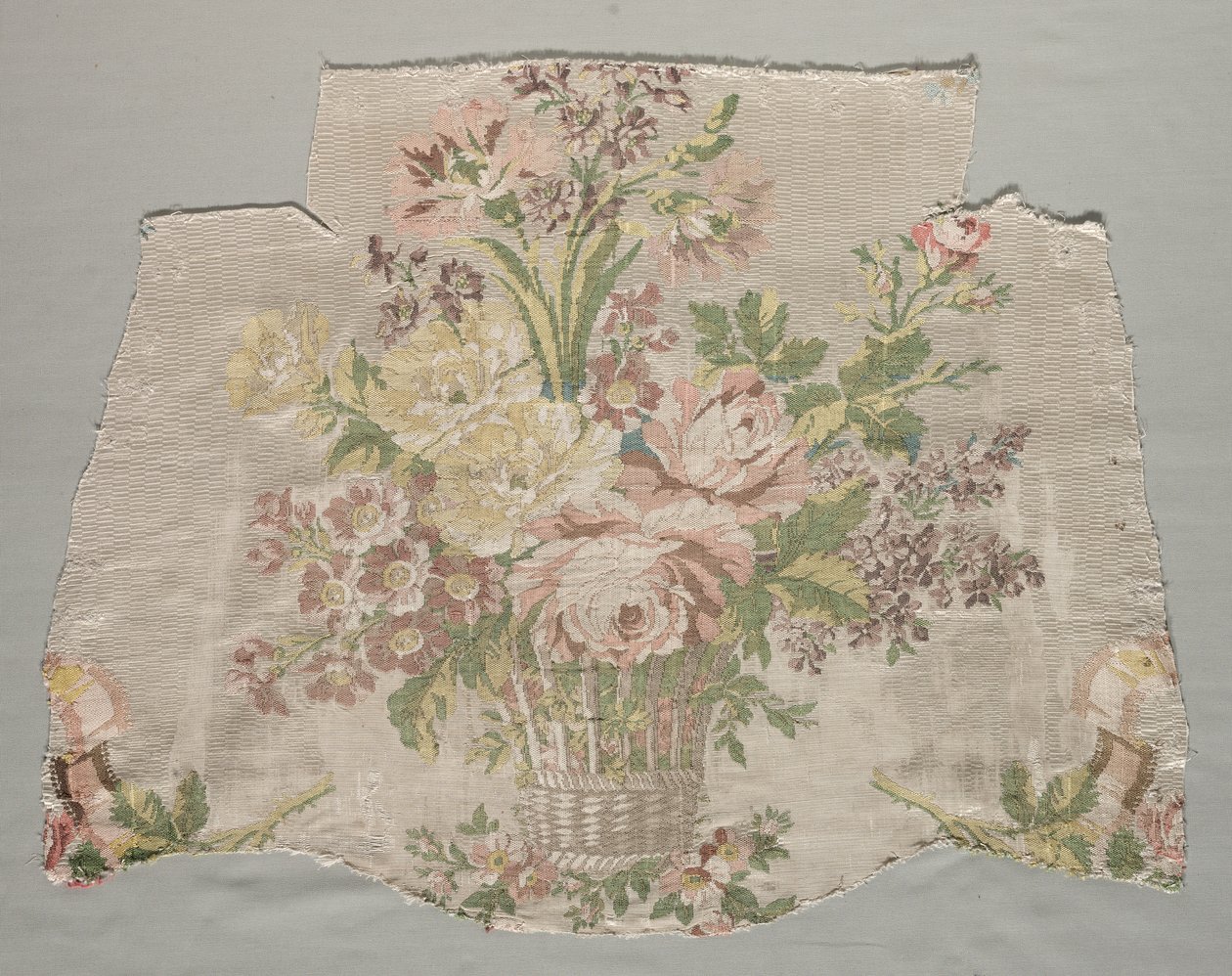 Seidenfragment, Teil eines Panels namens Le panier fleuri, 1770 von Philippe de Lasalle