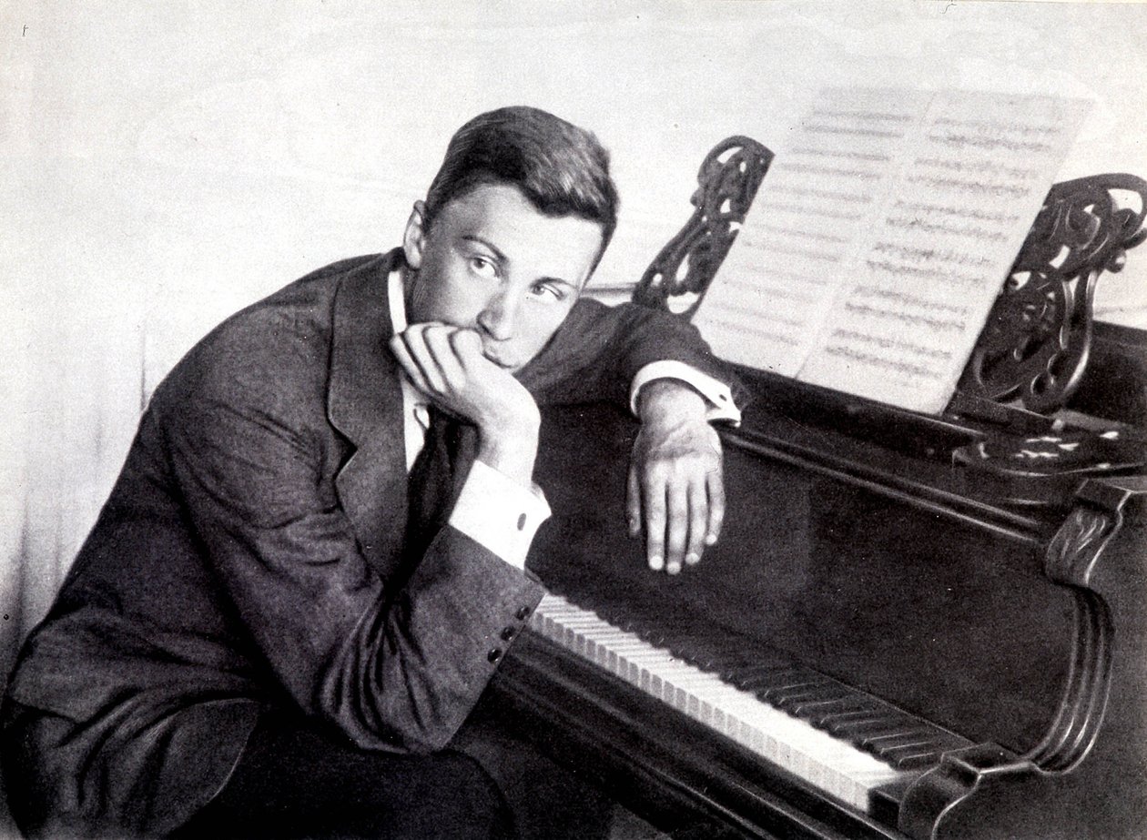 Sergei Prokofjew und sein Klavier von Photographer French