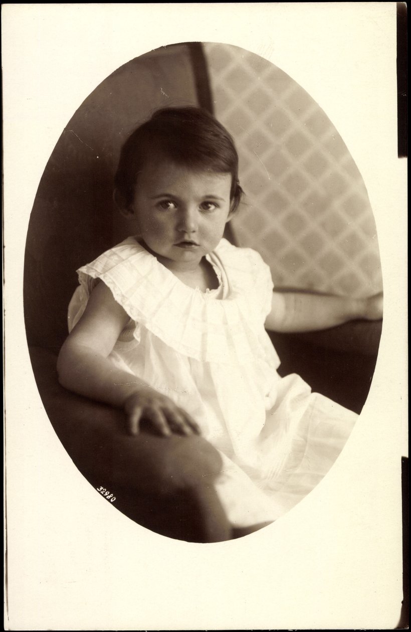 Passepartout Ak Prinzessin Hilda von Bayern als kleines Mädchen (s/w Foto) von Photographer German