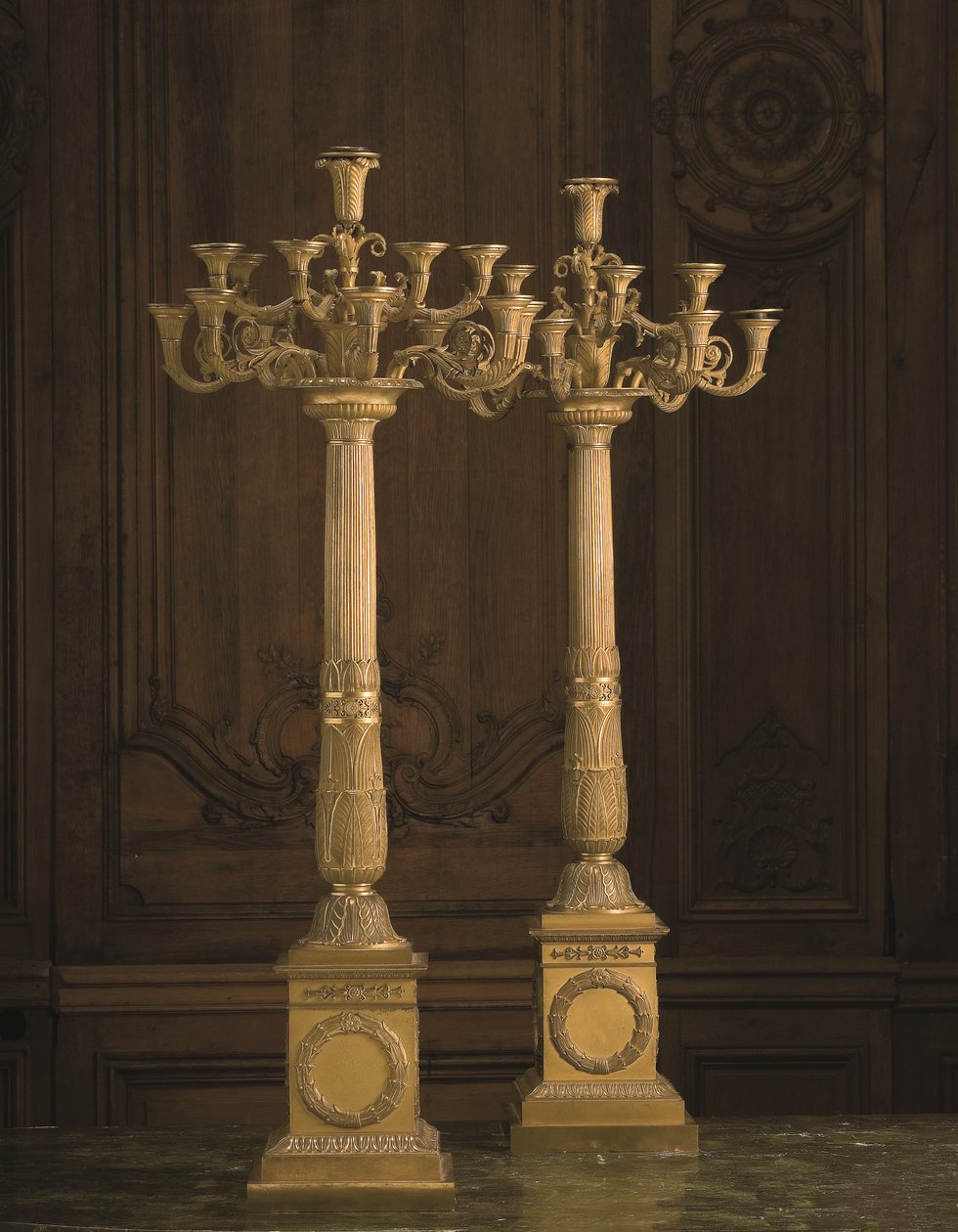 Ein Paar Empire-Kandelaber mit zwölf Armen, frühes 19. Jahrhundert (vergoldete Bronze) von Pierre Philippe Thomire