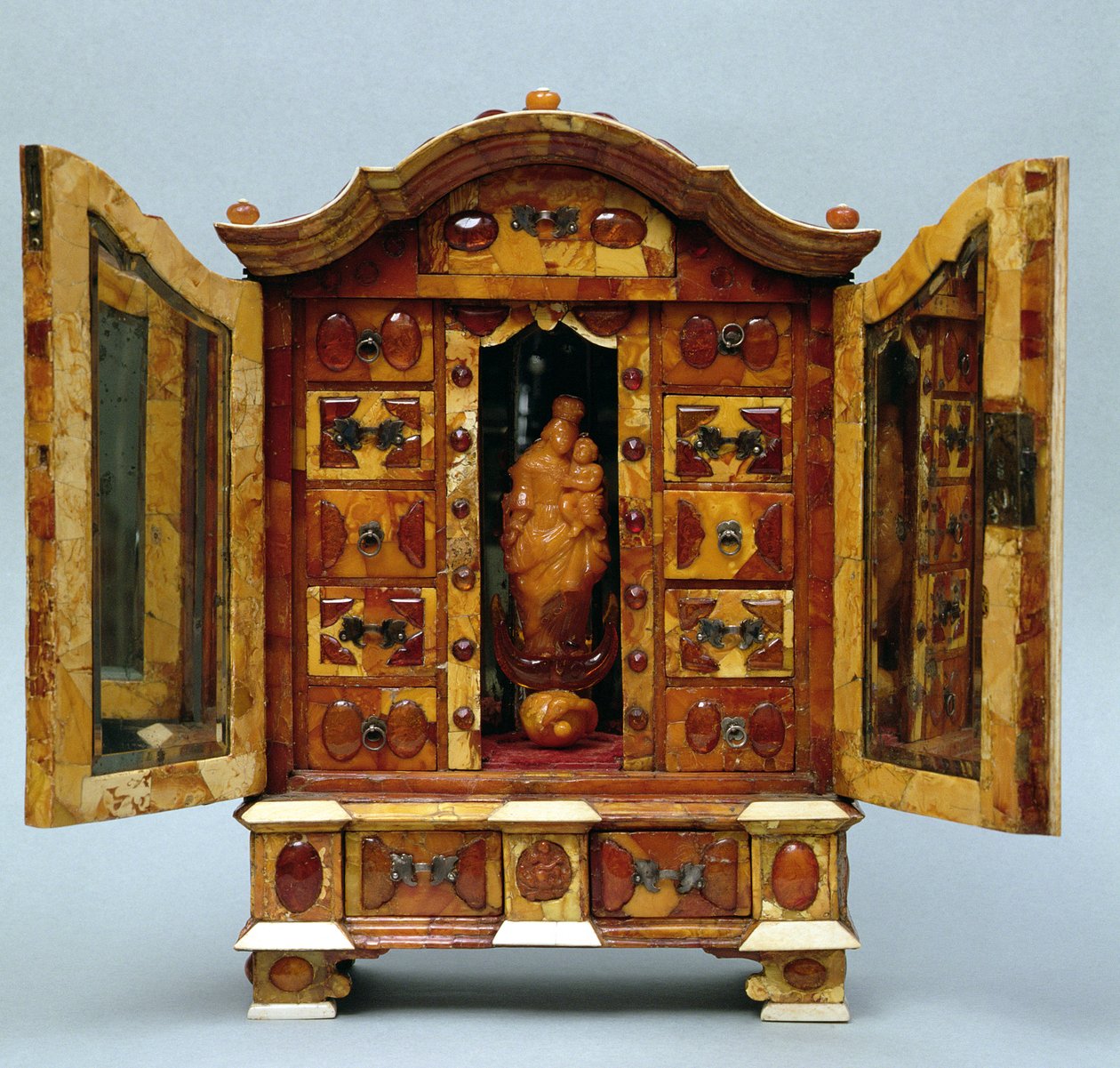 Bernsteinzimmer von König Stanislaus August Poniatowski (1763-1813) ca. 1771 (Bernstein) von Polish School