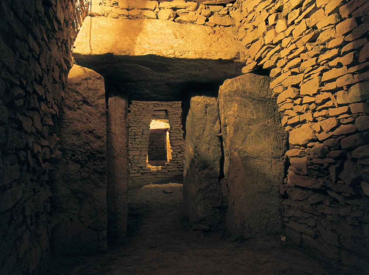 Vorgeschichte: Dolmen von Romeral, neolithische Bestattung (3000 v. Chr.). Spanien, Andalusien, Antequera. von Prehistoric Prehistoric