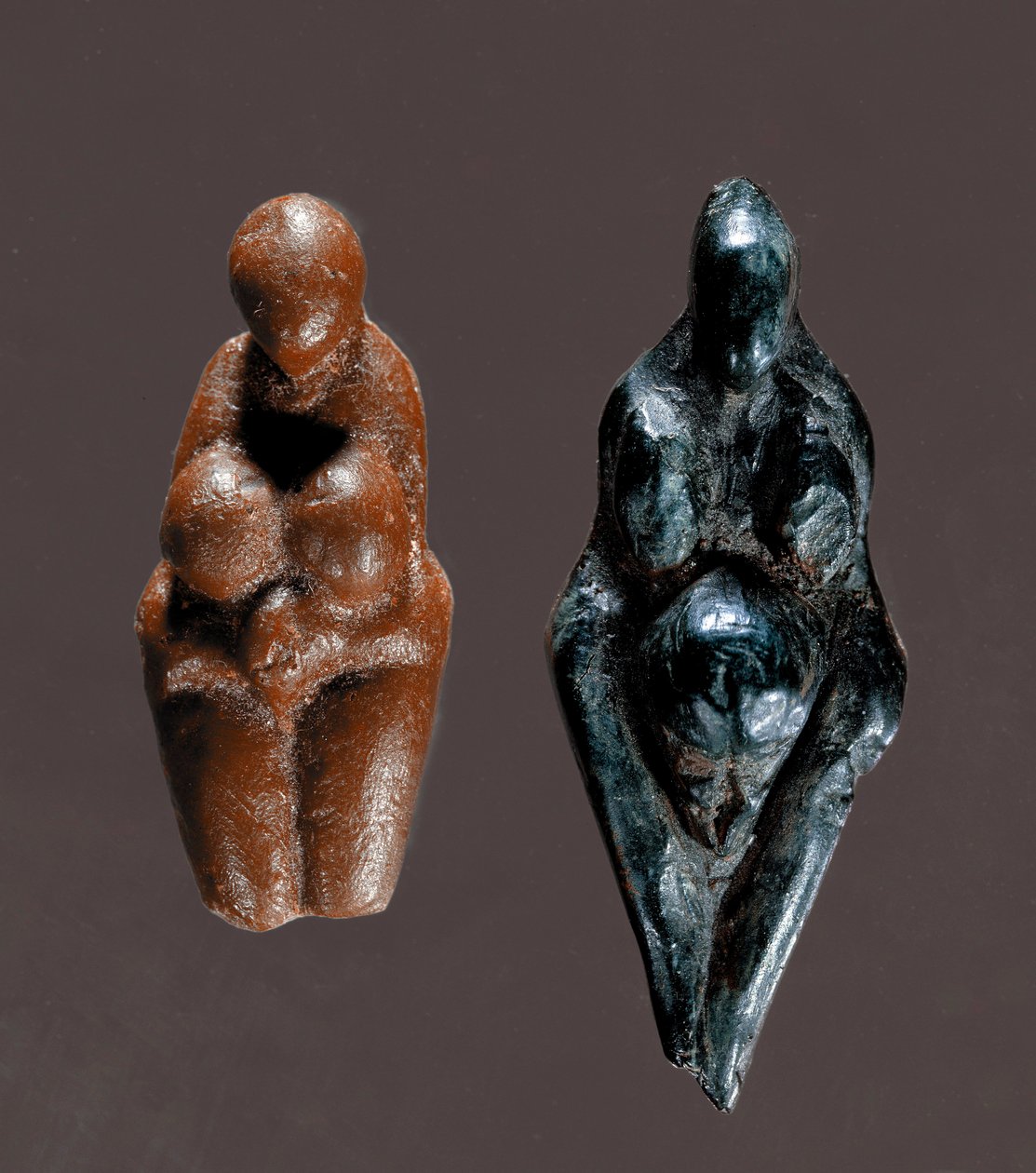 Prähistorie: „Venus von Grimaldi“ (Figuren aus gelbem und grünem Speckstein, Oberes Paläolithikum) von Prehistoric Prehistoric