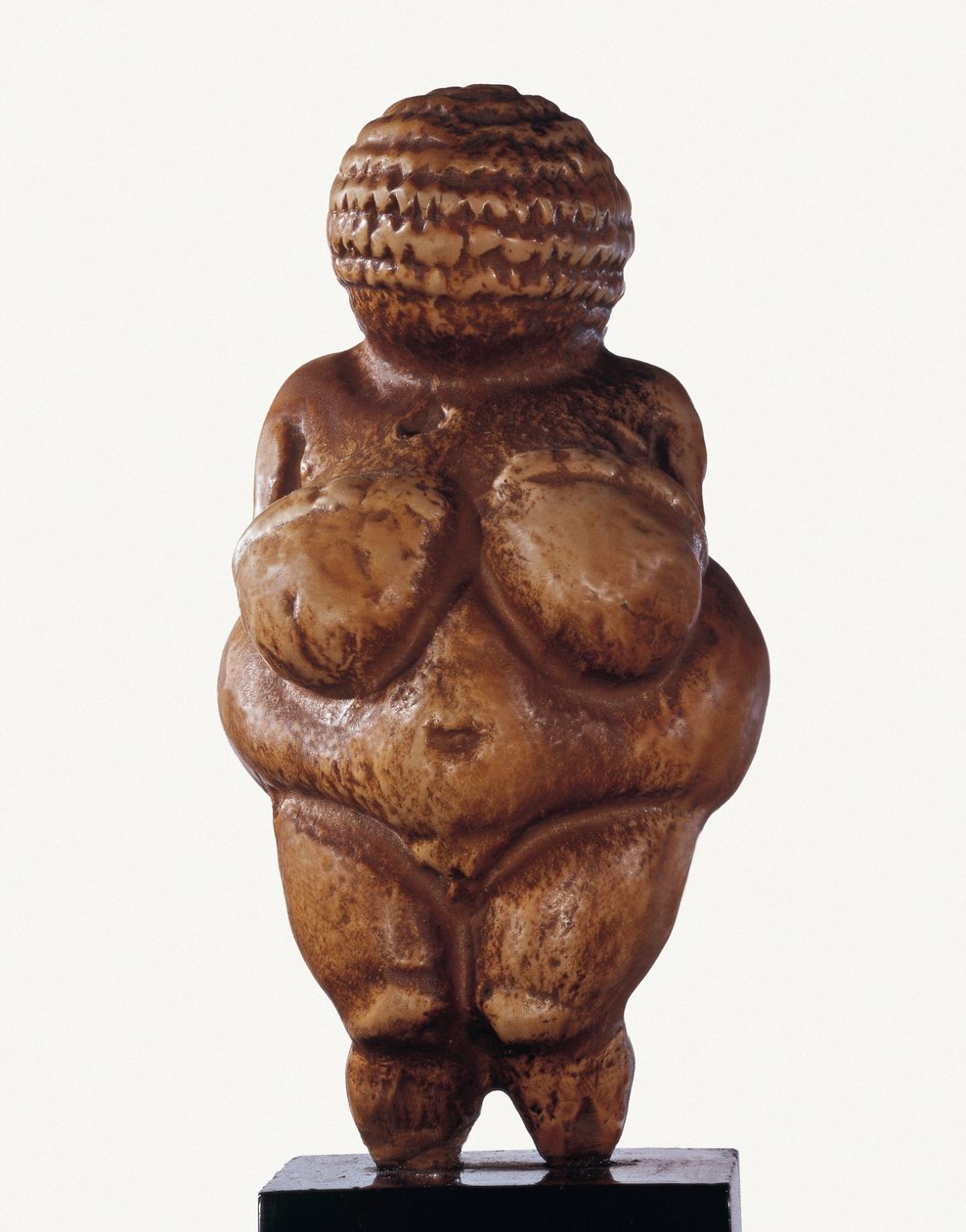 Die Venus von Willendorf. Statuette aus Kalkstein, die eine Frau mit sehr entwickelten Formen darstellt. 23000 v. Chr. von Prehistoric Prehistoric