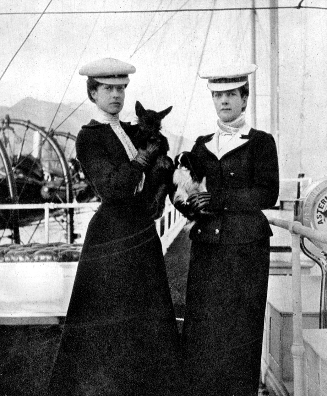 Königin Alexandra 1844-1925 mit ihrer Tochter Prinzessin Victoria 1868-1935, 1908 von Queen Alexandra