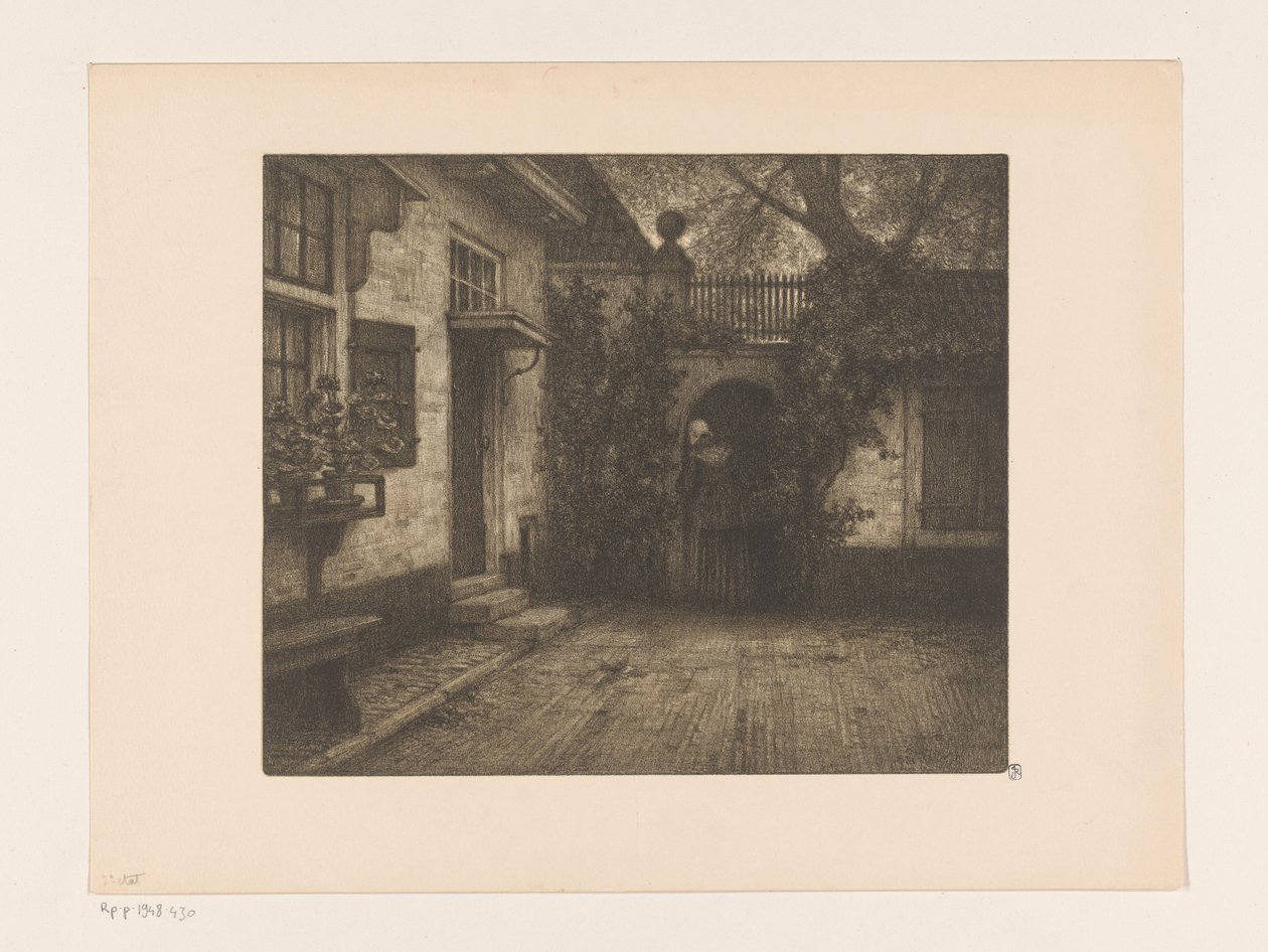 Platz vor einem Haus mit einer Frau am Tor in der Dämmerung von René Janssens