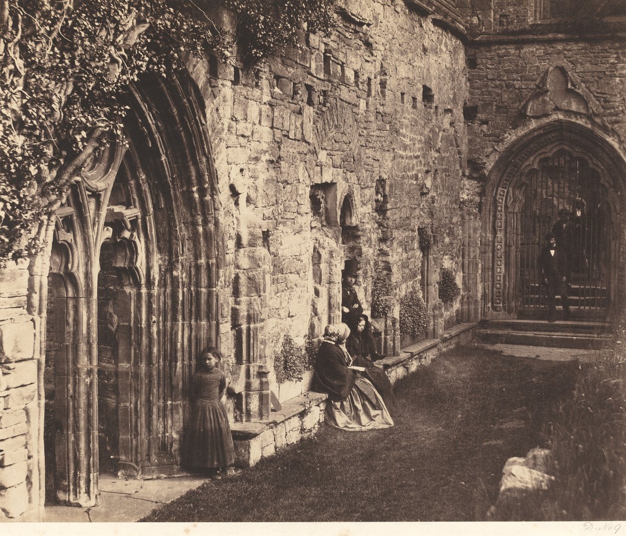 Die Kreuzgänge, Tintern Abbey von Roger Fenton
