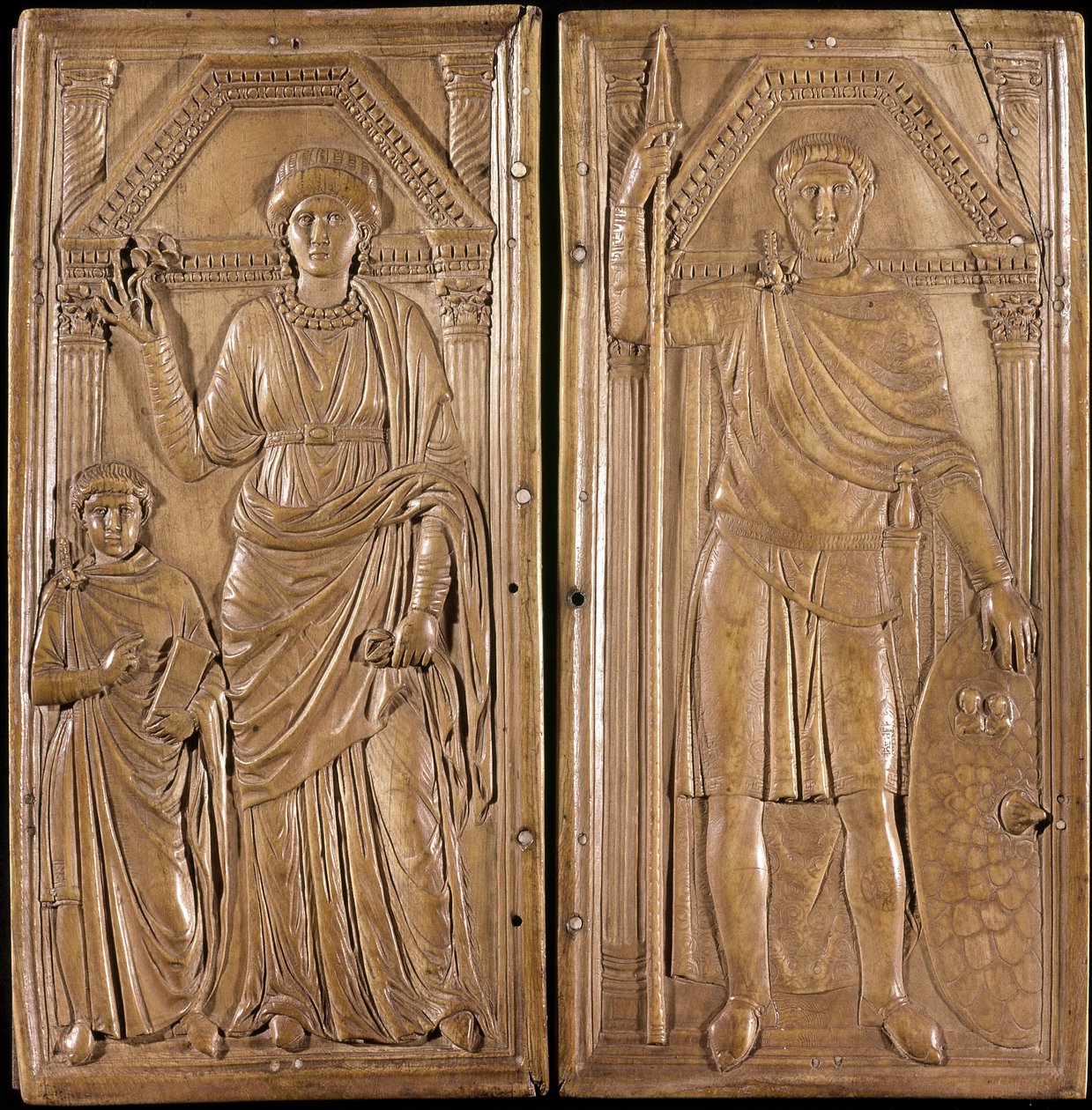 Stilicho, General und Politiker des antiken Roms barbarischer Herkunft. „Diptychon von Stilicho“: Stilicho mit seiner Frau Serena und seinem Sohn Eucherio. Elfenbein um 400 von Roman