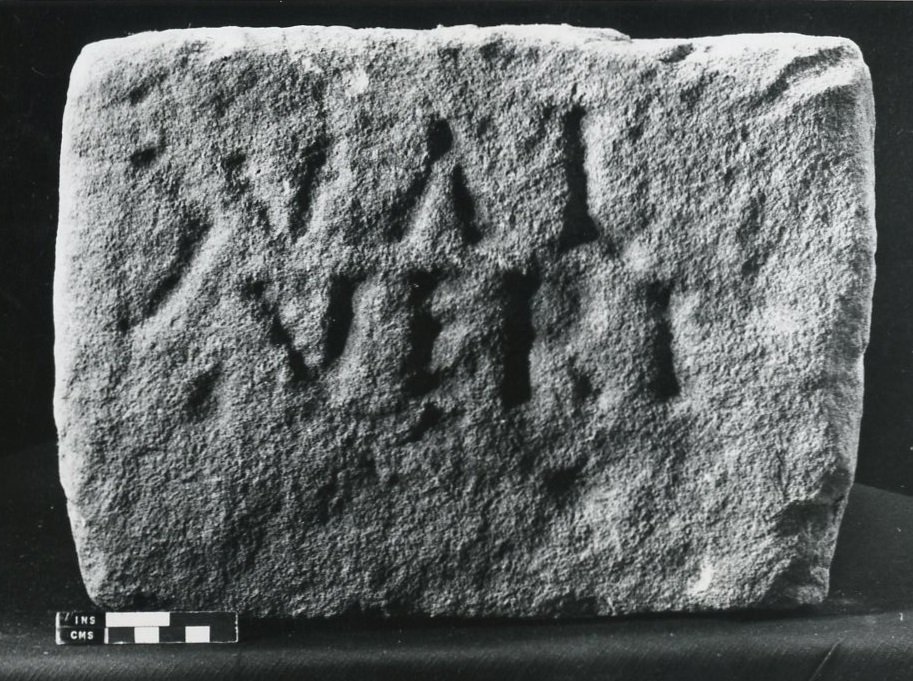 Jahrhundertstein von Valerius Versus, 43-410 n. Chr. von Roman Roman