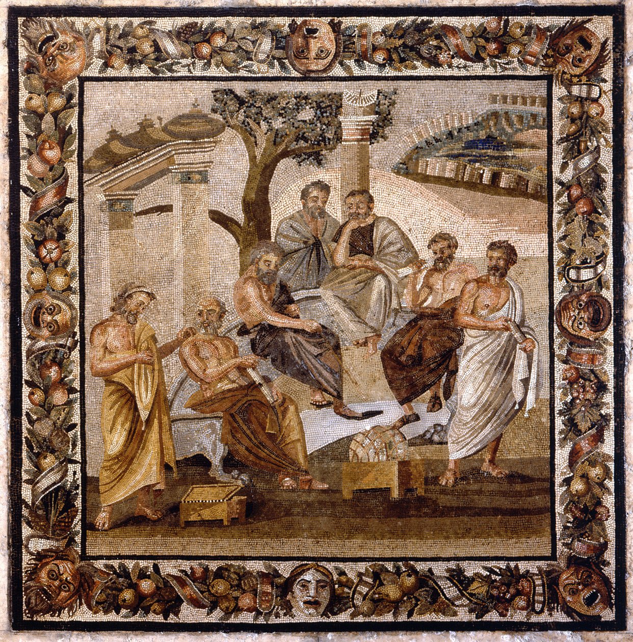Die Akademie von Platon: Der Philosoph, der in der Mitte sitzt, lehrt eine Gruppe von Schülern der Akademie von Athen (von ihm selbst 378 v. Chr. gegründet) - Mosaik gefunden in Boscotrecase, jetzt ausgestellt im Nationalmuseum, Neapel von Roman Roman