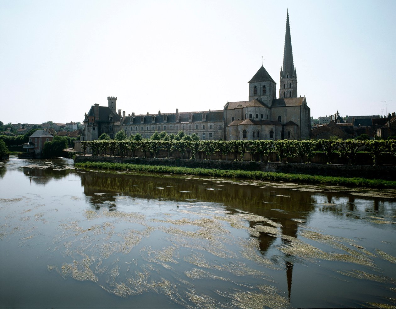 Romanische Kunst: Ansicht der Abtei von Saint-Savin-sur-Gartempe (Saint Savin sur Gartempe), gegründet im 11. Jahrhundert. Saint Savin, Wien von Romanesque
