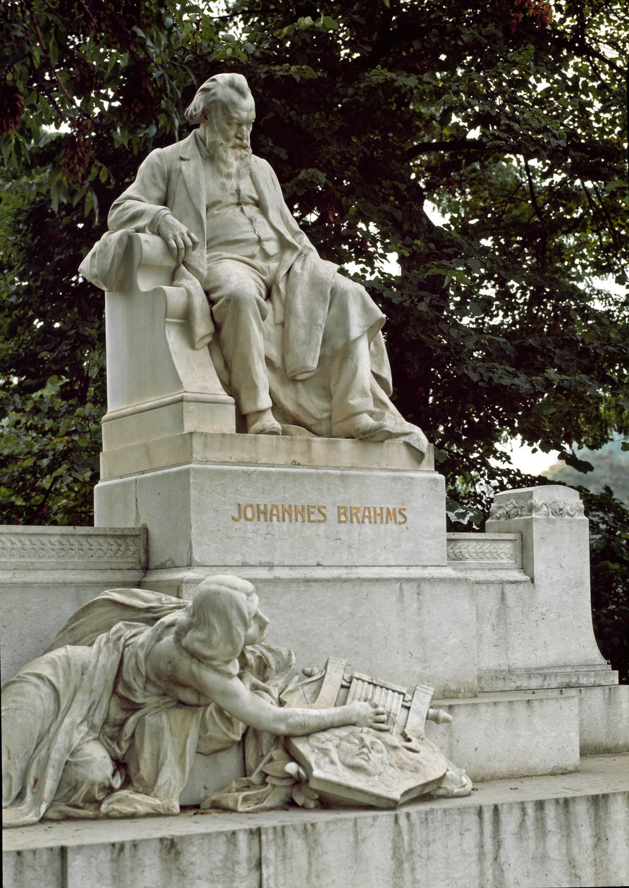 Denkmal zu Ehren des deutschen Komponisten Johannes Brahms (1833-1897) von Rudolf von Weyr