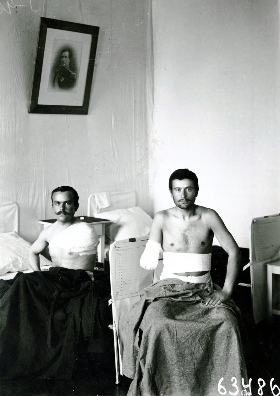 Verwundete Soldaten in einem Militärkrankenhaus, St. Petersburg von Russian Photographer