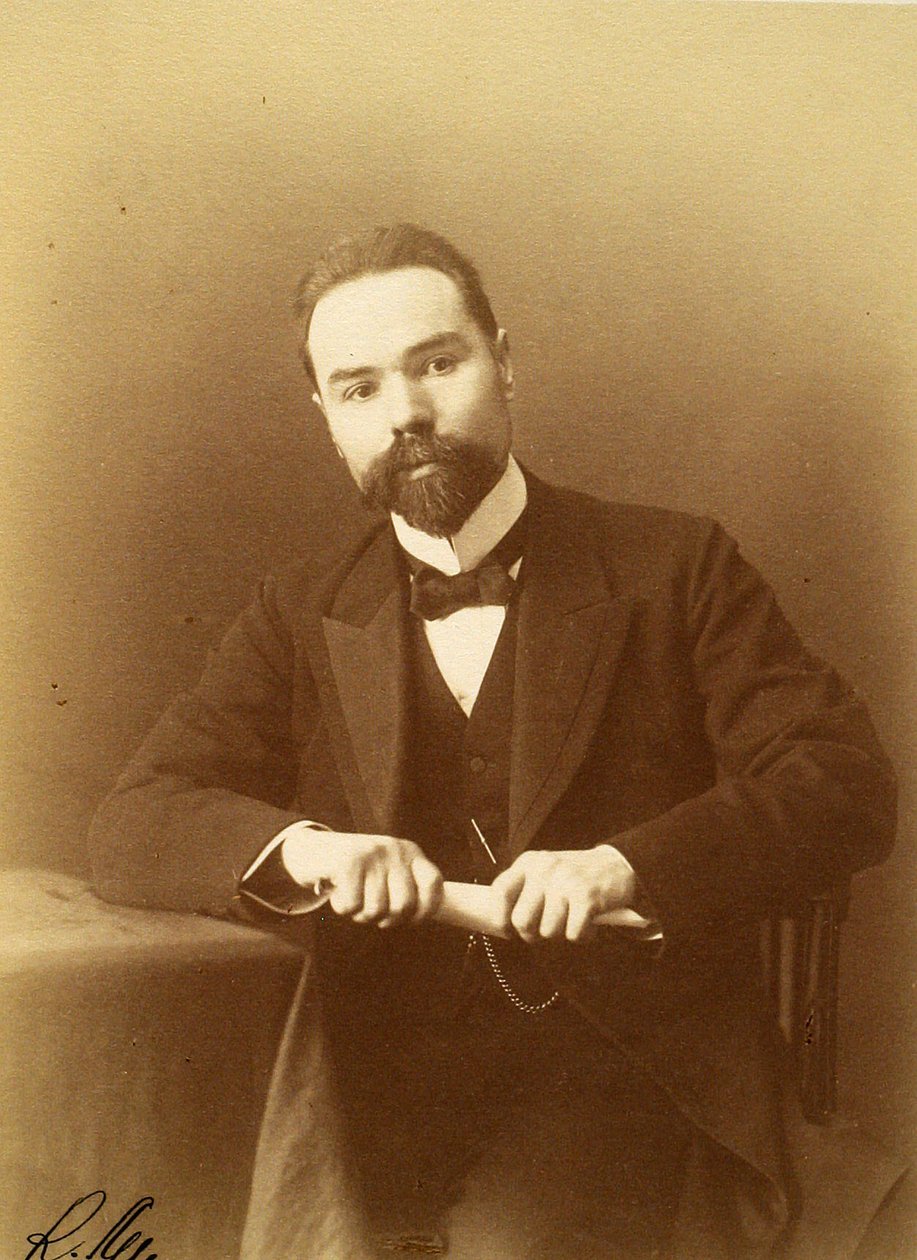 Porträt des Autors und Dichters Valery Jakowlewitsch Brjussow von Russian Photographer