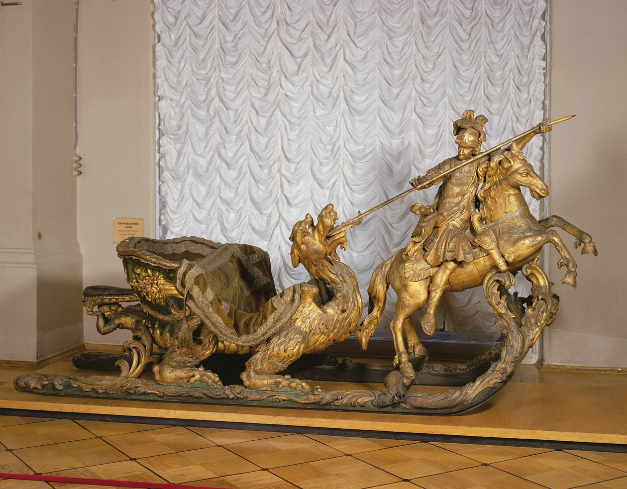 Karnevalsschlitten mit der Figur des St. Georg (Holz & Blattgold) von Russian School