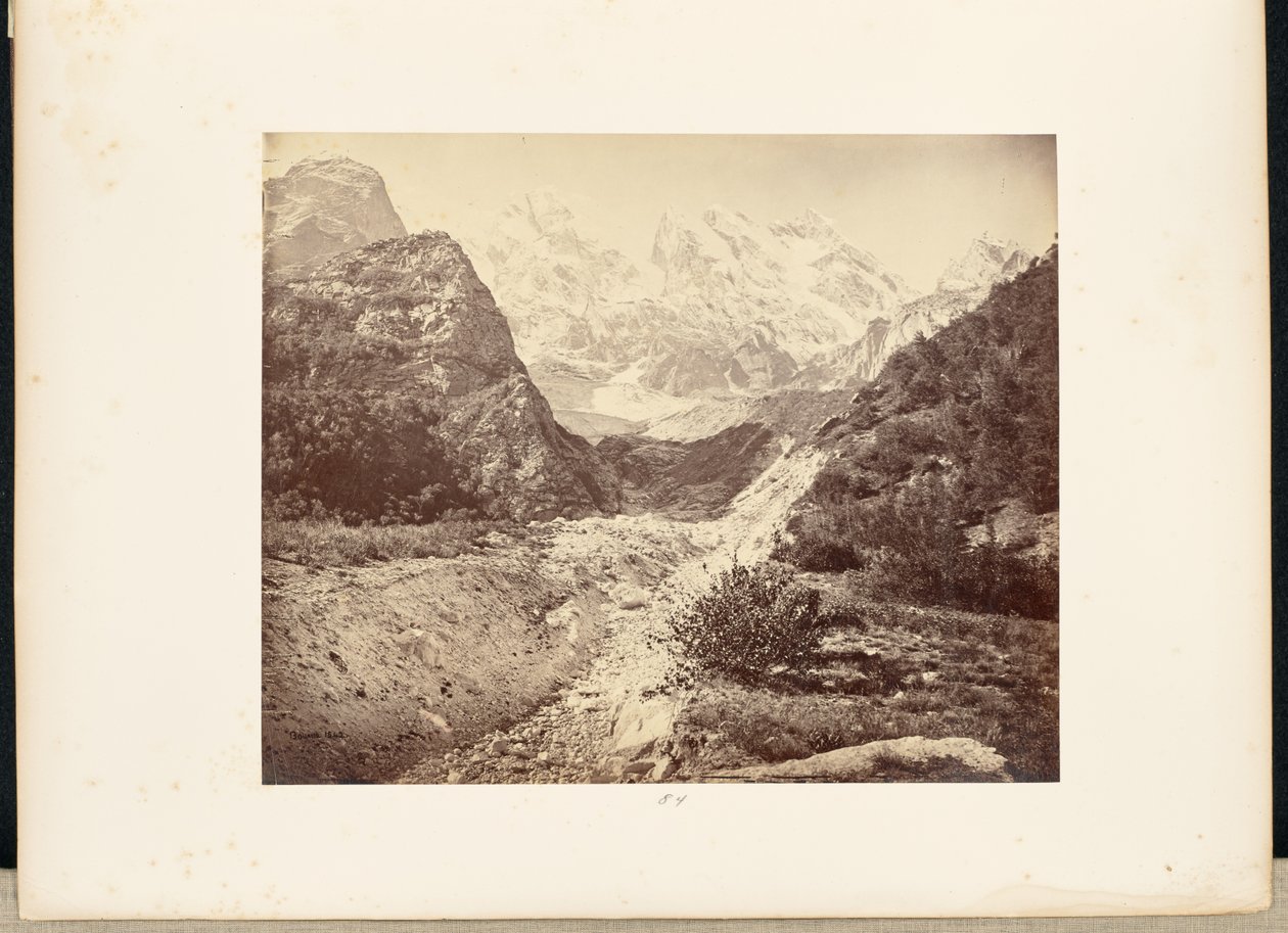 Schneebedeckte Gipfel in der Nähe des Gangootri-Gletschers von Samuel Bourne