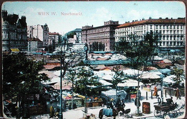 Postkarte, die den Naschmarkt (Lebensmittelmarkt) in Wien zeigt, ca. 1915 (Farblithografie) von School Austrian