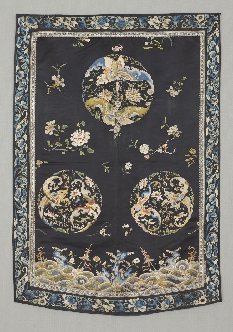 Wandbehang, ca. 1750-1800 (Seide mit Stickerei (Satin-Stich), natürliche und synthetische Farbstoffe) von School Chinese