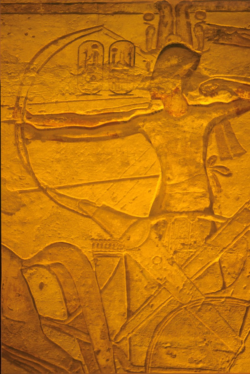 Altes Ägypten, Wandmalerei/Schnitzerei, Ramses II. in seinem Streitwagen bei der Schlacht von Kadesch, Tempel von Ramses II. und Nefertari, Abu Simbel von School Egyptian