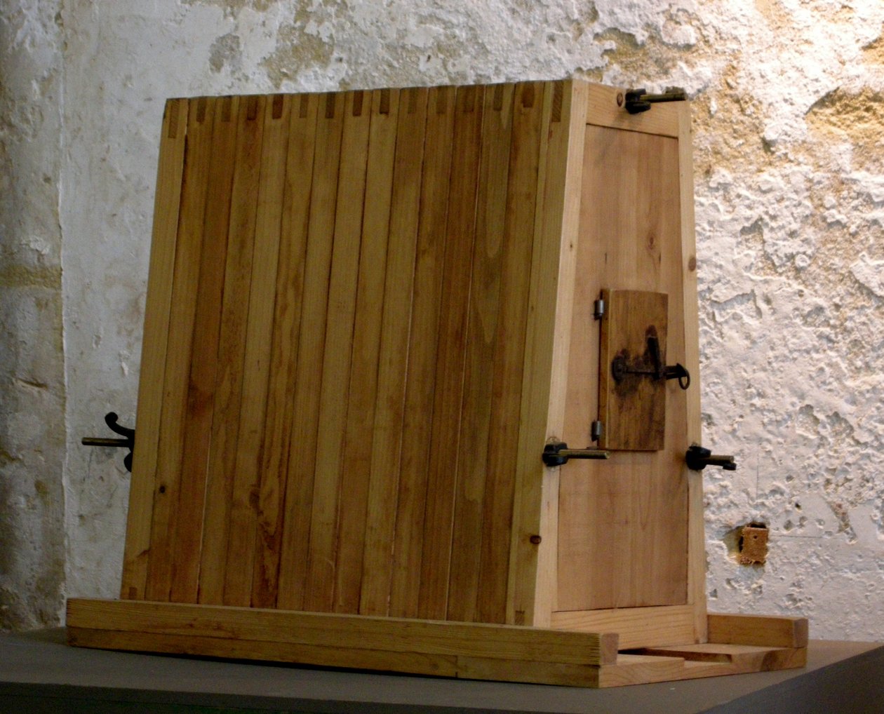 Szarkas Bienenstock von School Hungarian