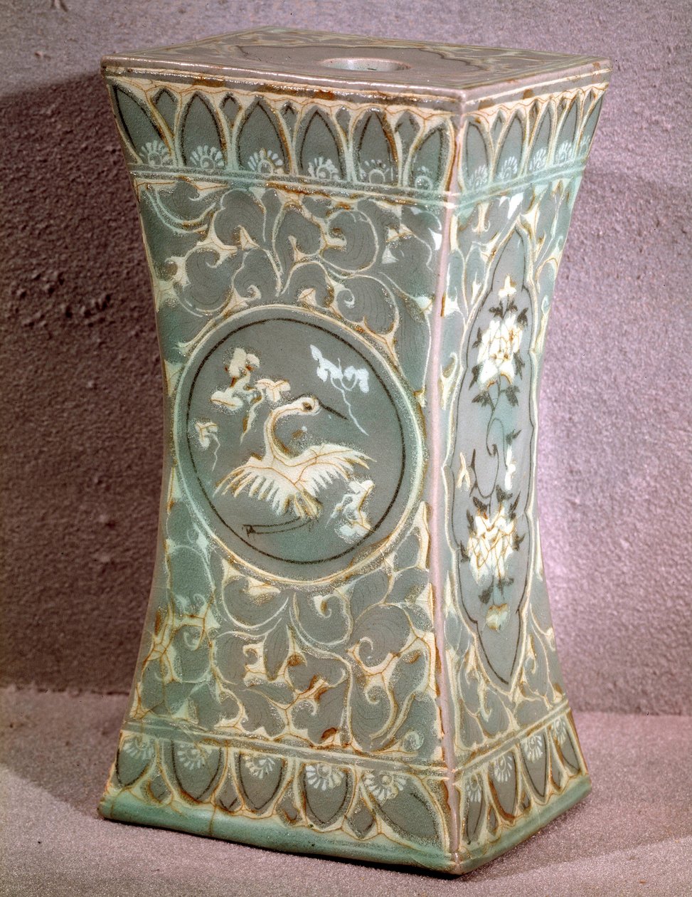 Koreanische Kunst: Keramikkissen. Koryo-Periode, spätes 12. Jahrhundert. Museum der Schönen Künste, Duksoo-Palast, Korea von School Korean