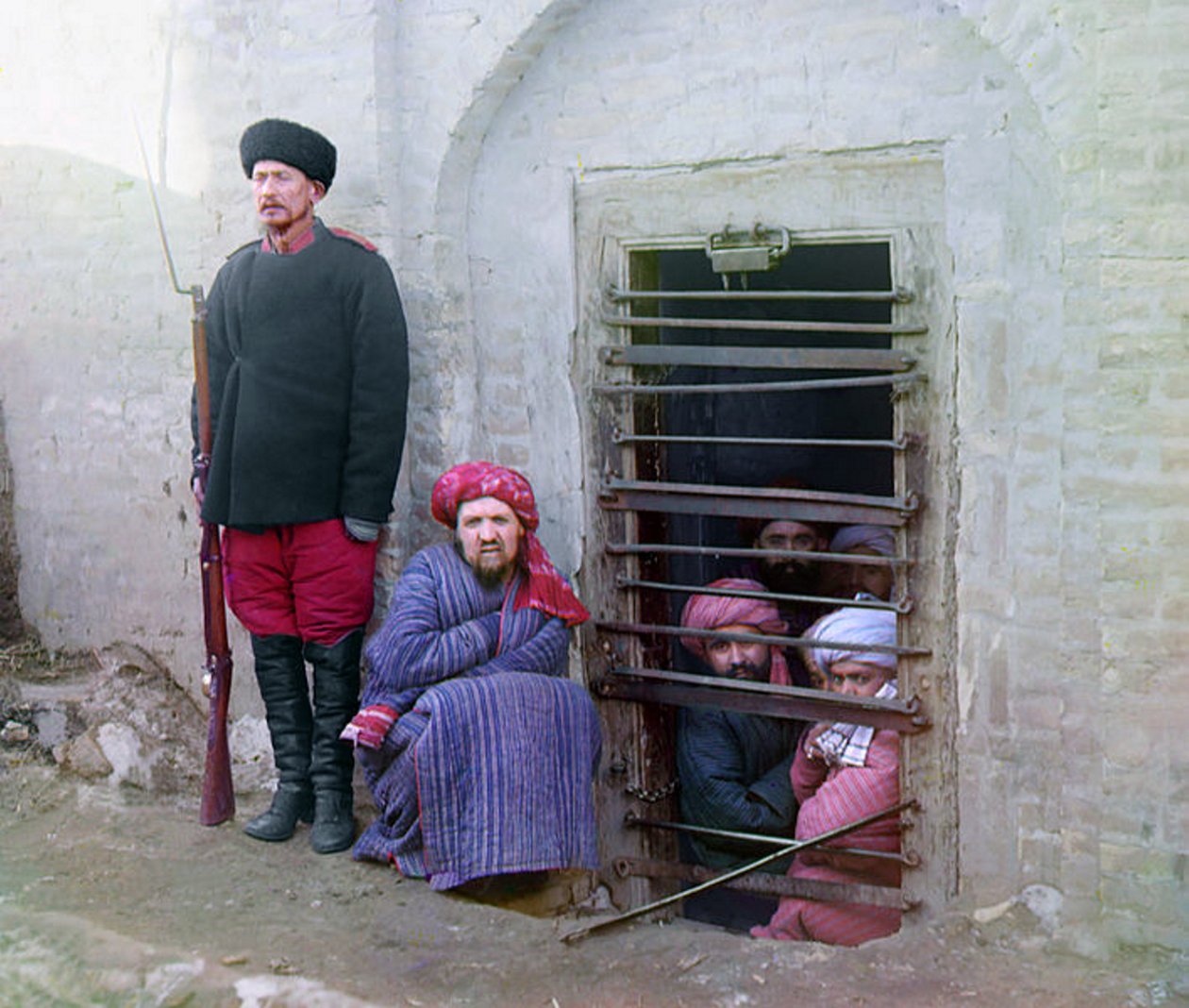 Ein traditionelles zentralasiatisches Gefängnis, 1904 von Sergei Mikhailovich Prokudin Gorskii