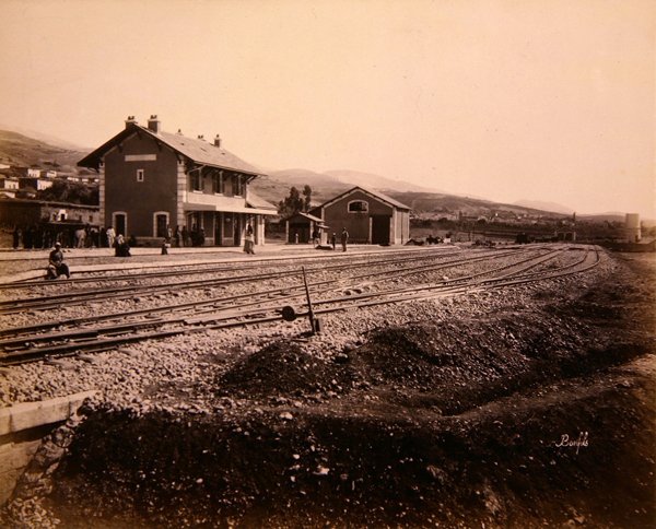 Bahnhof in Mallakah-Zahleh an der Eisenbahnlinie Beirut-Damaskus von Studio Bonfils