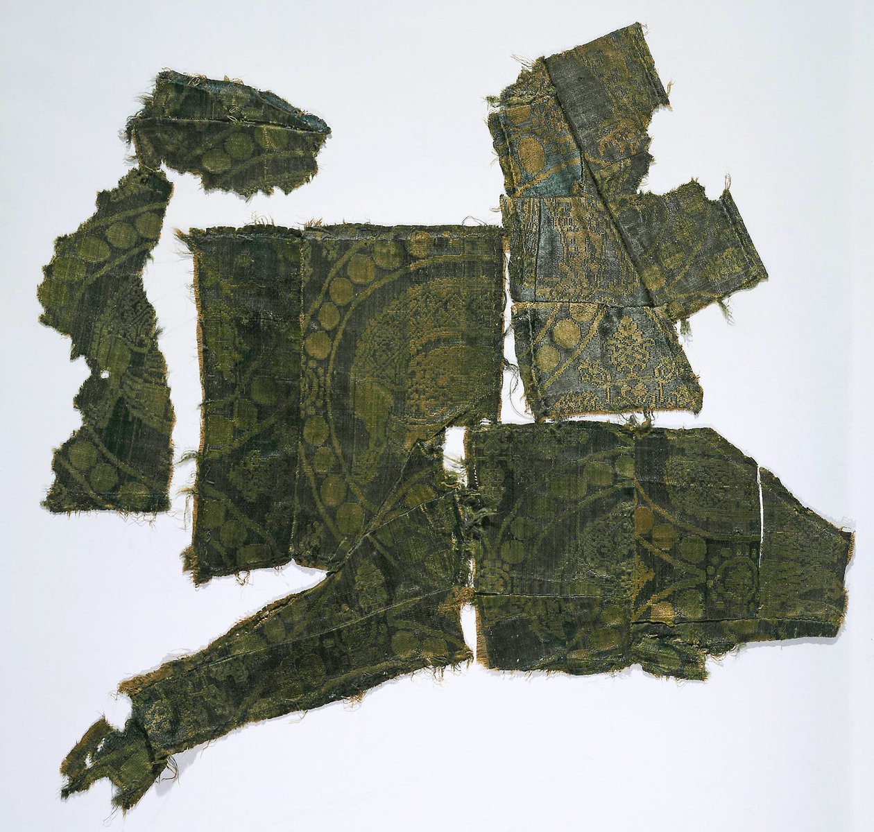 Fragmente eines Kaftans mit einem Simurgh-Muster, Moshchevaya Balka Grabhügel, östliches Mittelmeer von Syrian School