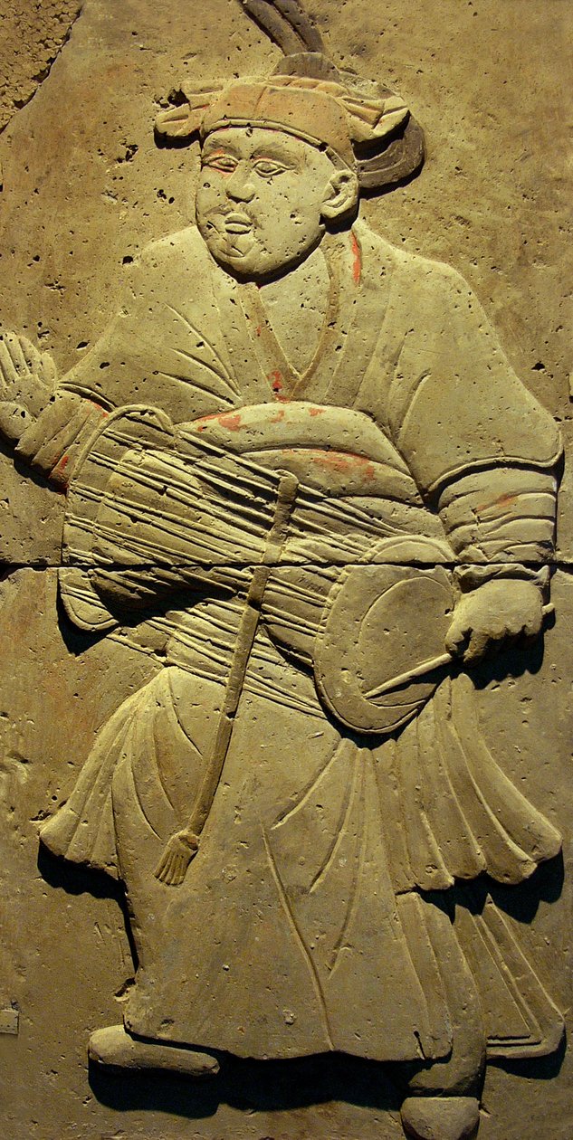 Terrakotta-Stele mit Musiker, Tang-Dynastie (618-907), entdeckt in der Provinz Shaanxi, Stelenwald-Museum in Xian. Fotografie, Leonard de Selva, China, 2006. von Tang Dynasty Chinese School