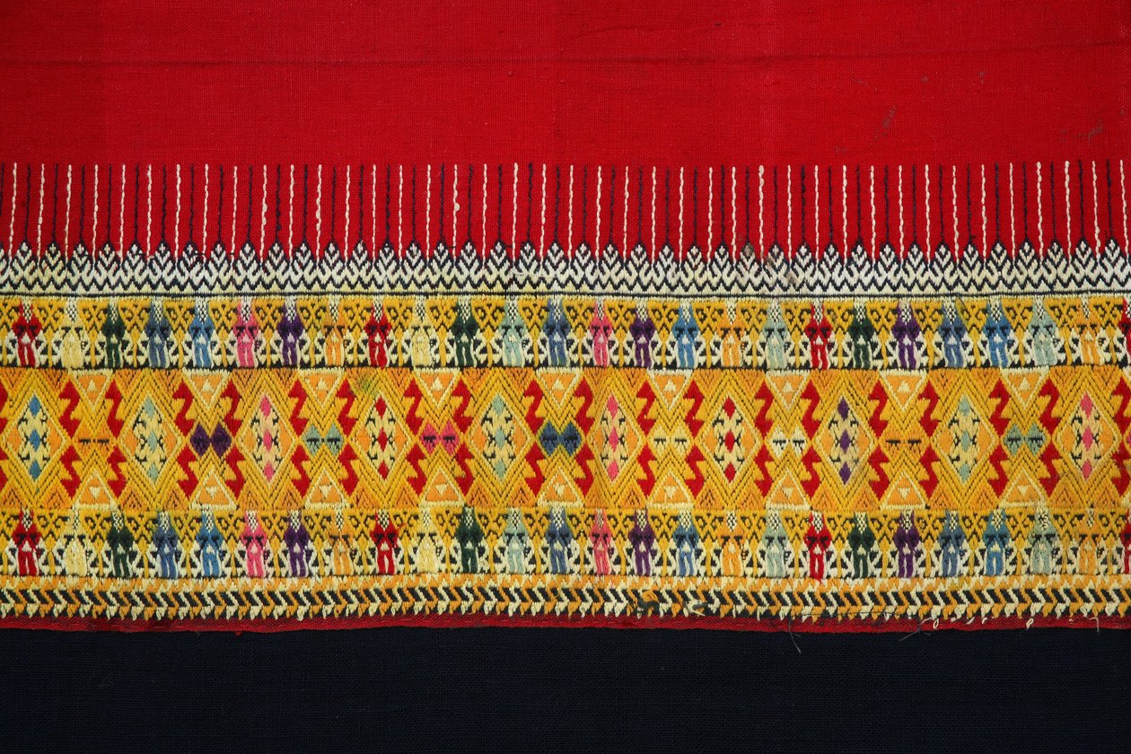 Stoff mit Doppelhakenmuster, Chom Thong, Chiang Mai, Thailand von Thai School